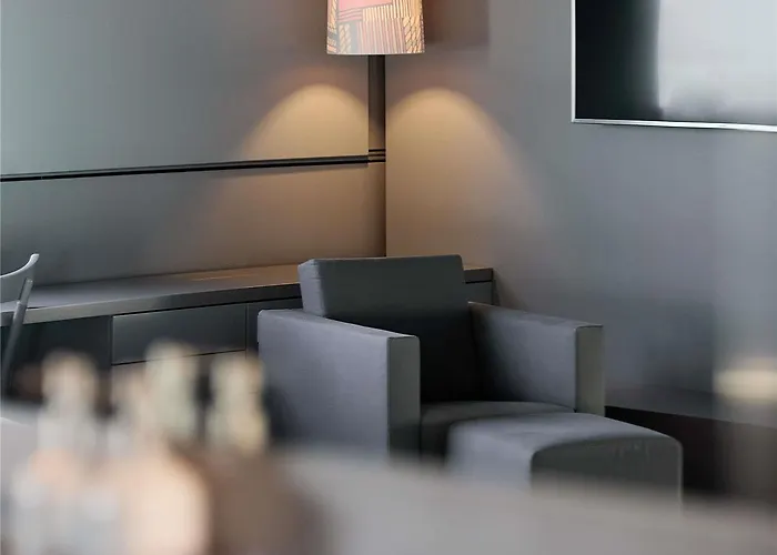 Hotel So/